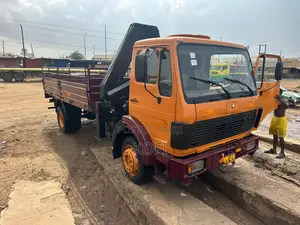 Self Loader Crane-Mercedes Benz Self Loader Crane Truck