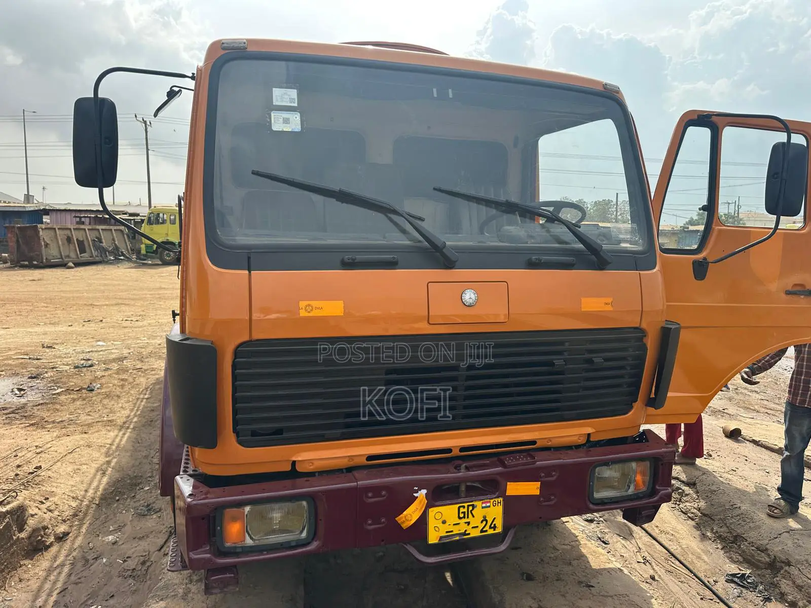 Self Loader Crane-Mercedes Benz Self Loader Crane Truck