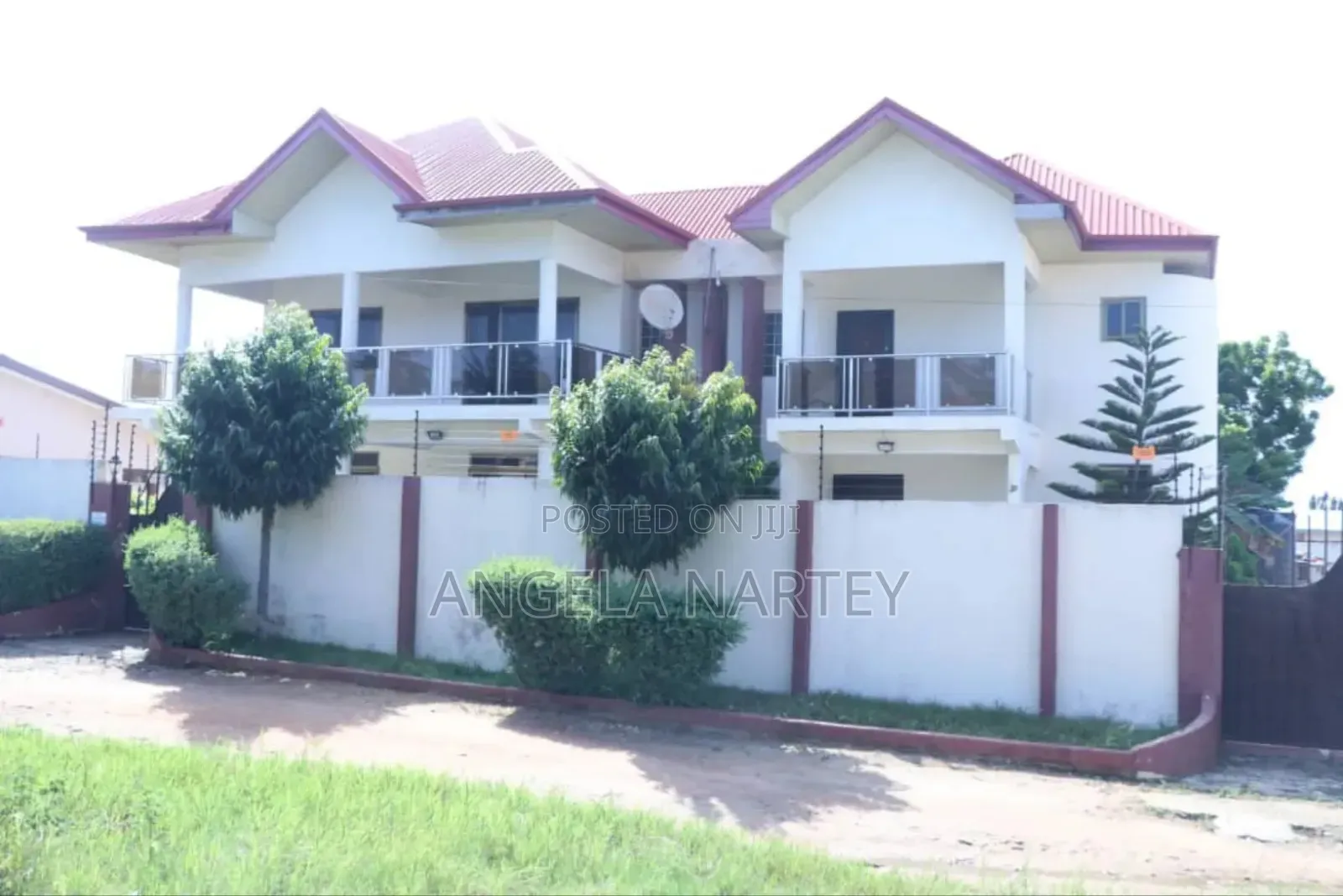 9bdrm House in Nungua Adogonor, Accra Metropolitan for sale
