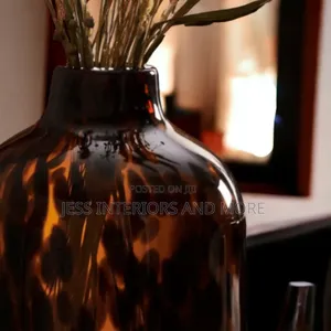 Vase (Tortoise Shell )