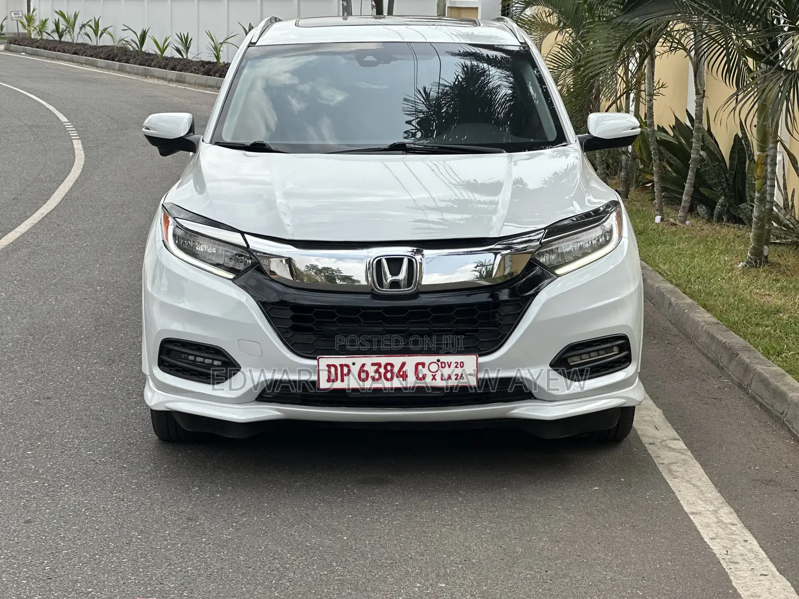 Honda HR-V Touring AWD 2019 White