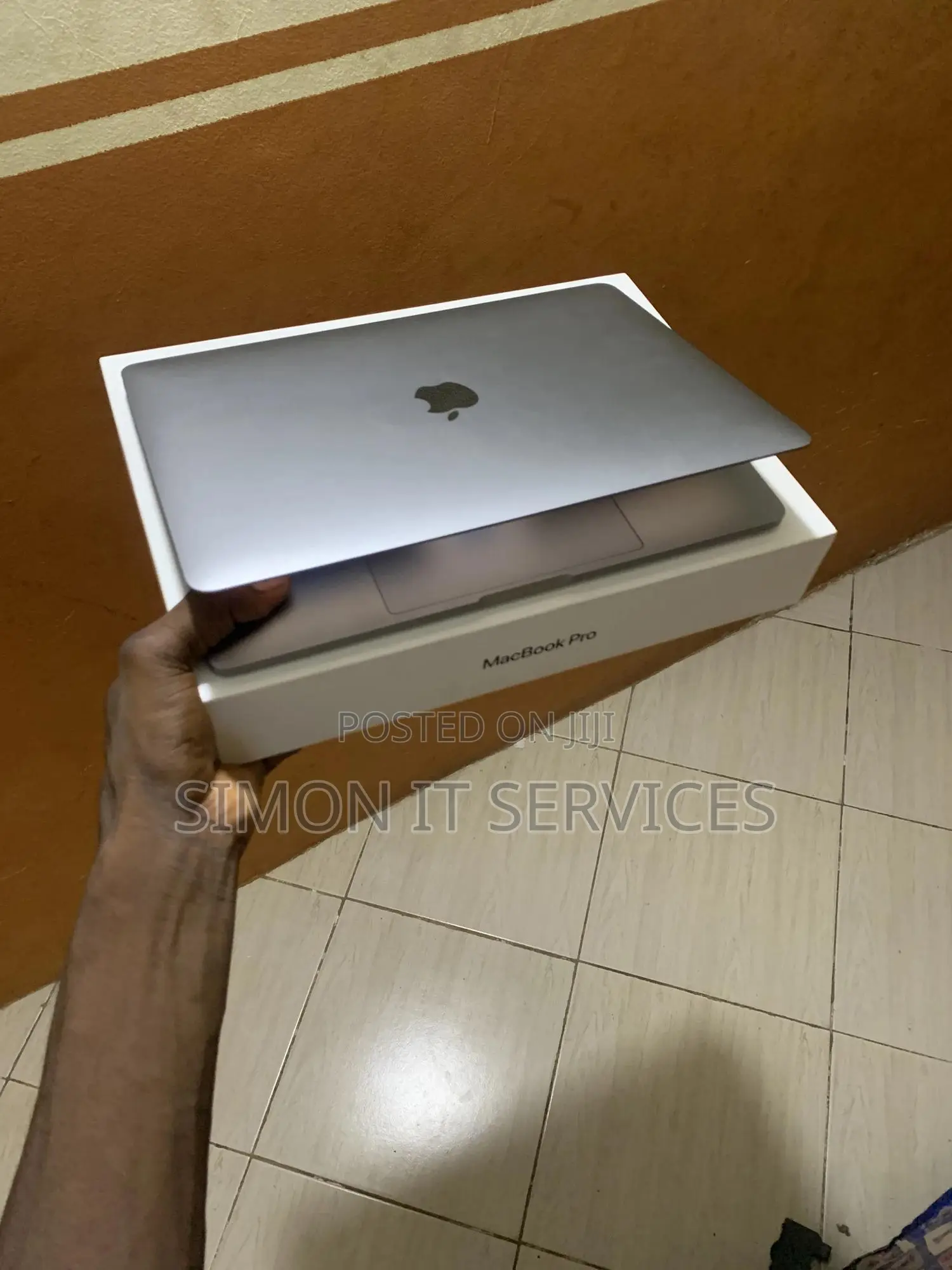 Laptop Apple MacBook Pro 2020 16GB Intel Core i5 SSD 500GB