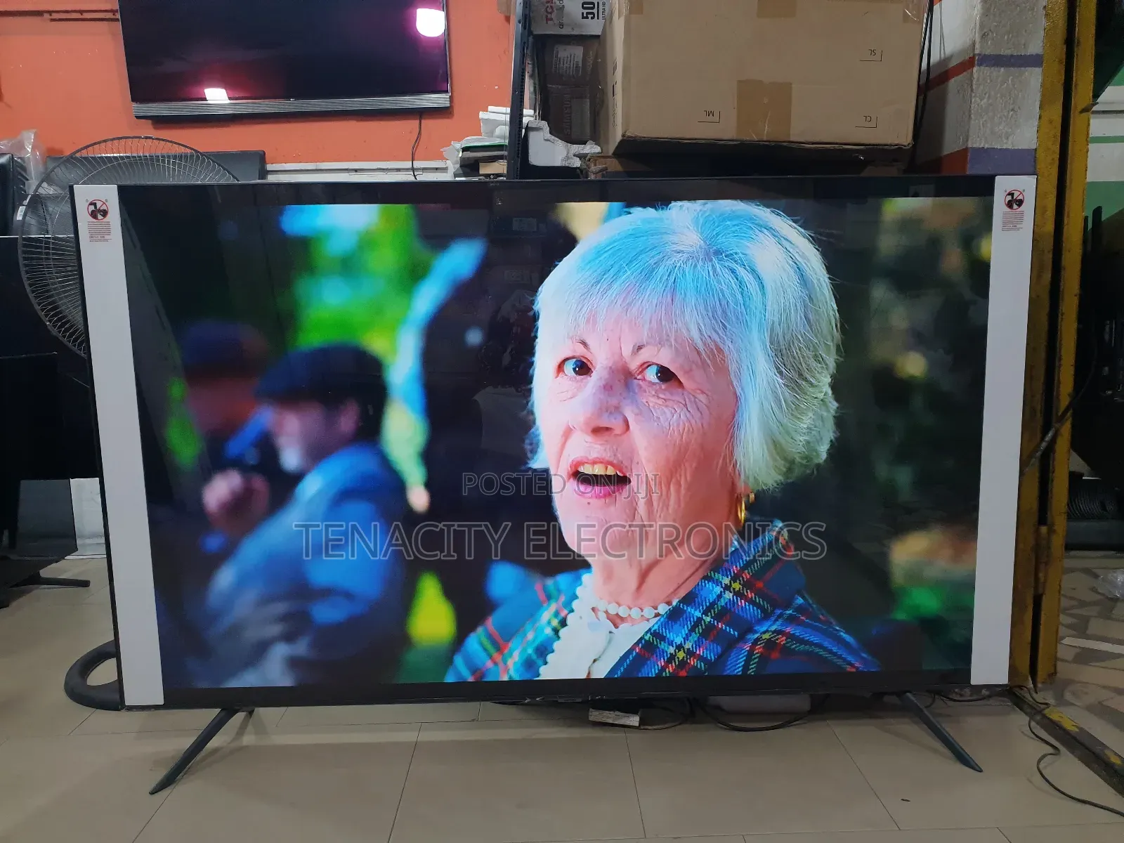 75"Crystal Uhd HDR Samsung Smart Satellite TV