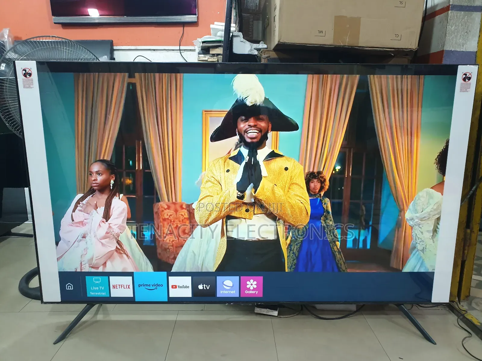 75"Crystal Uhd HDR Samsung Smart Satellite TV