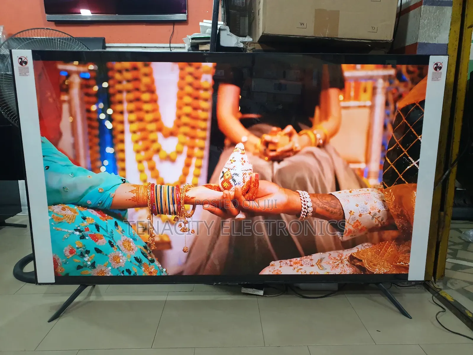 75"Crystal Uhd HDR Samsung Smart Satellite TV