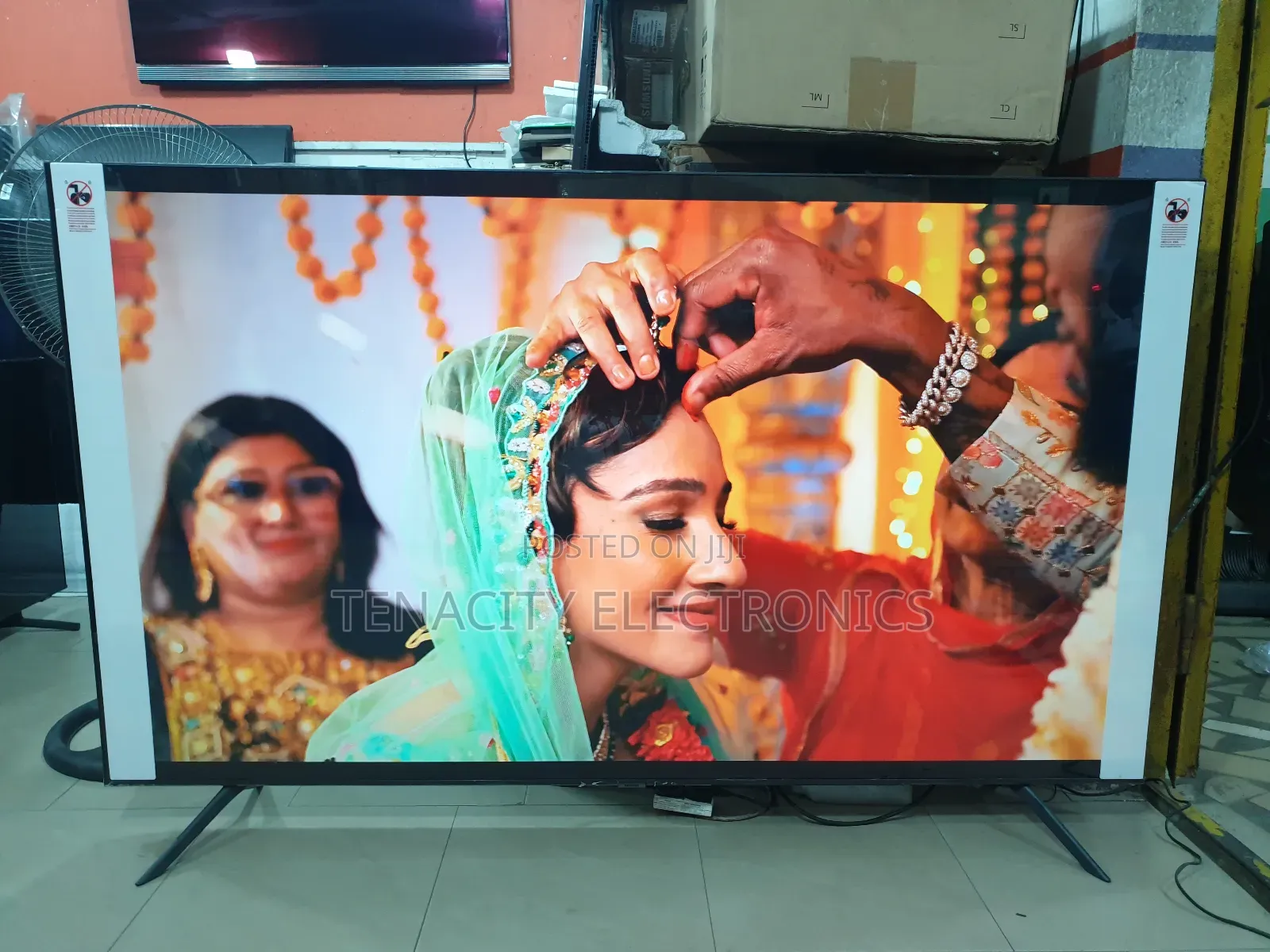 75"Crystal Uhd HDR Samsung Smart Satellite TV