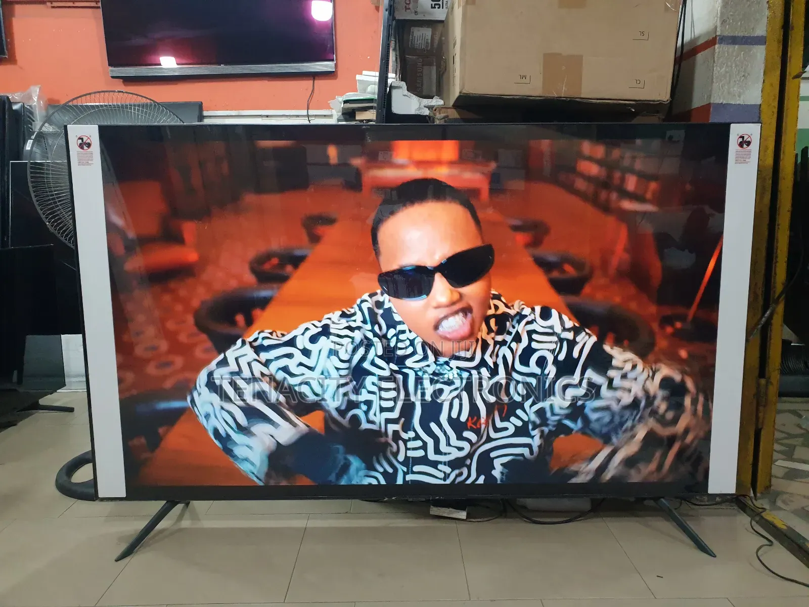 75"Crystal Uhd HDR Samsung Smart Satellite TV