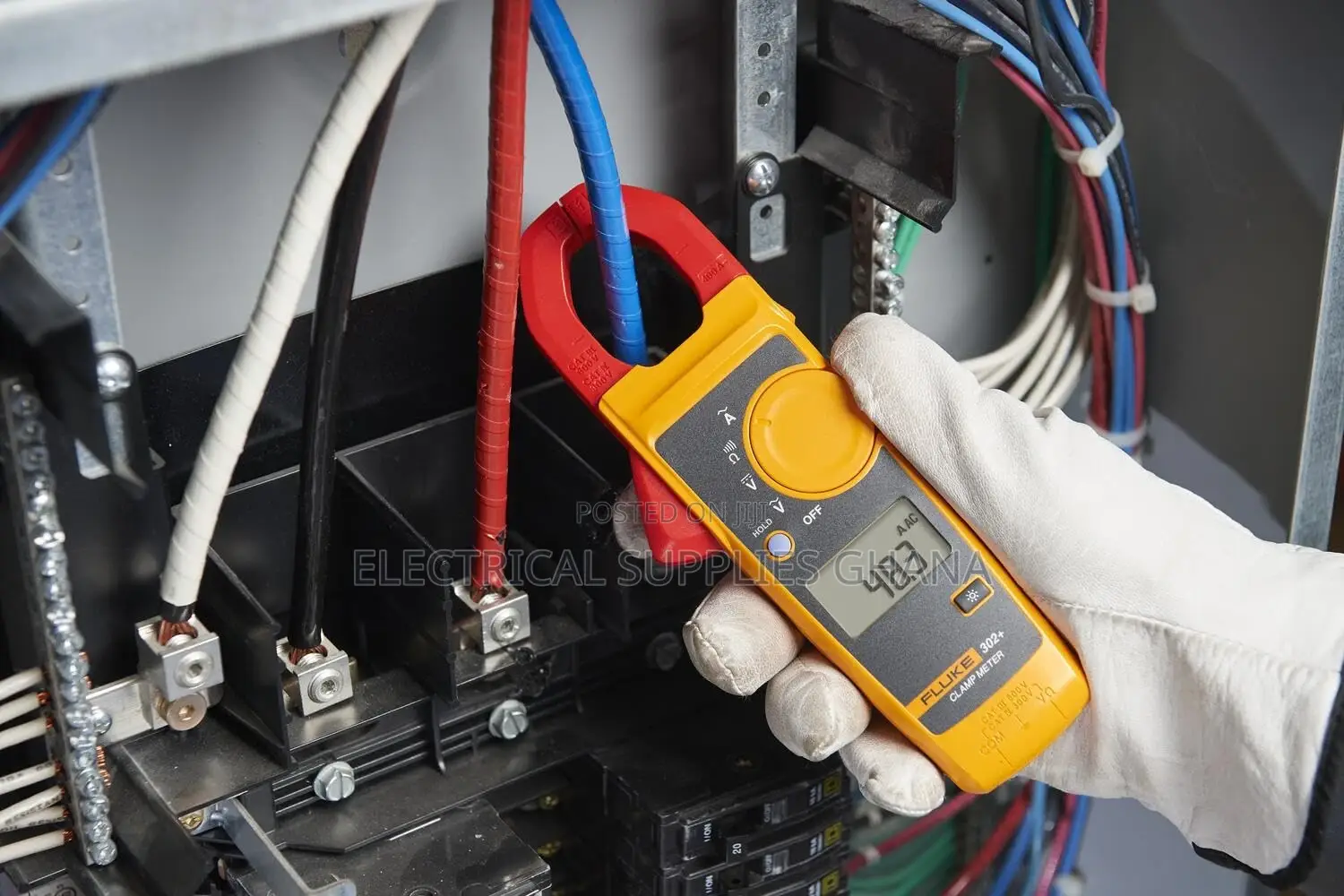 Fluke 302+ Cat Iii Digital Clamp Meter