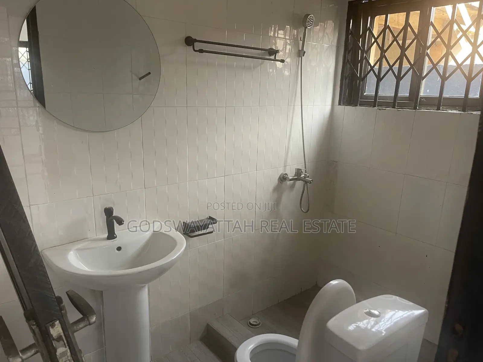3bdrm House in East Legon, Adjiriganor for rent
