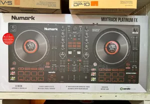 Numark Mixtrack Platinum FX