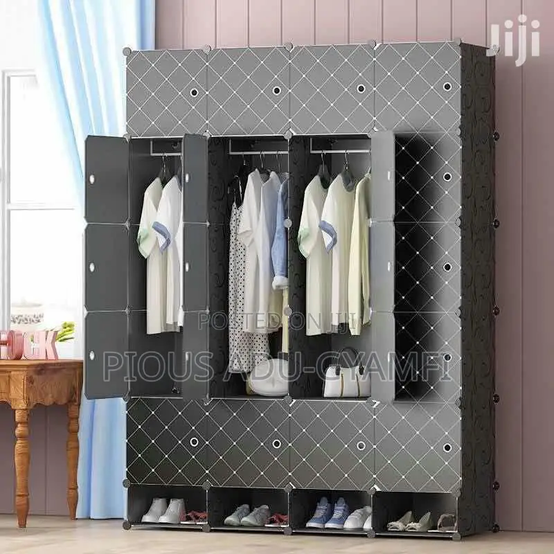 16 Cubes Plastic Wardrobe