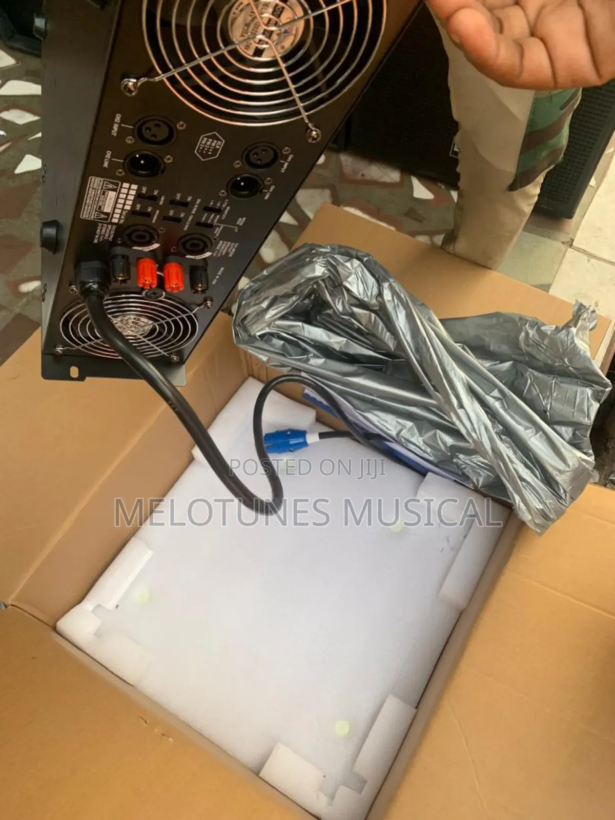 Eletro-Voice Ev E7300 Power Amplifier
