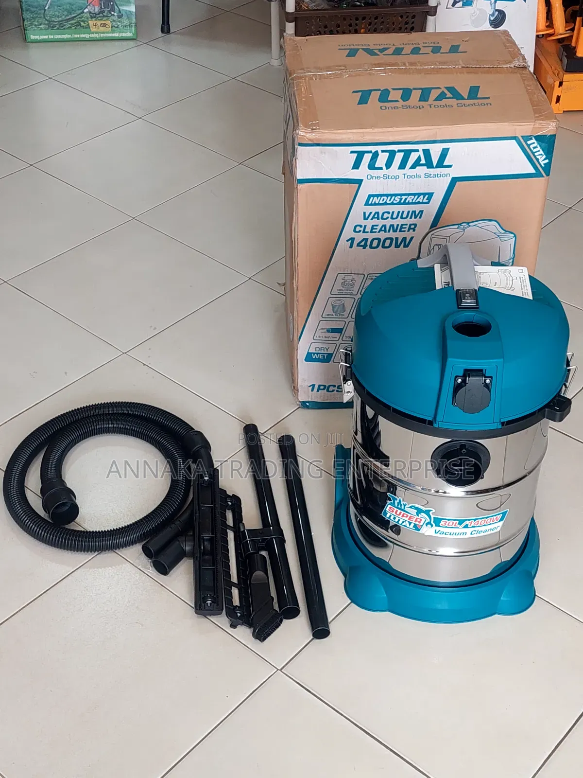Wet and Dry Vacuum Cleaner