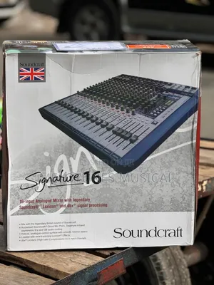 Soundcraft Signature 16 Mixer With Effects