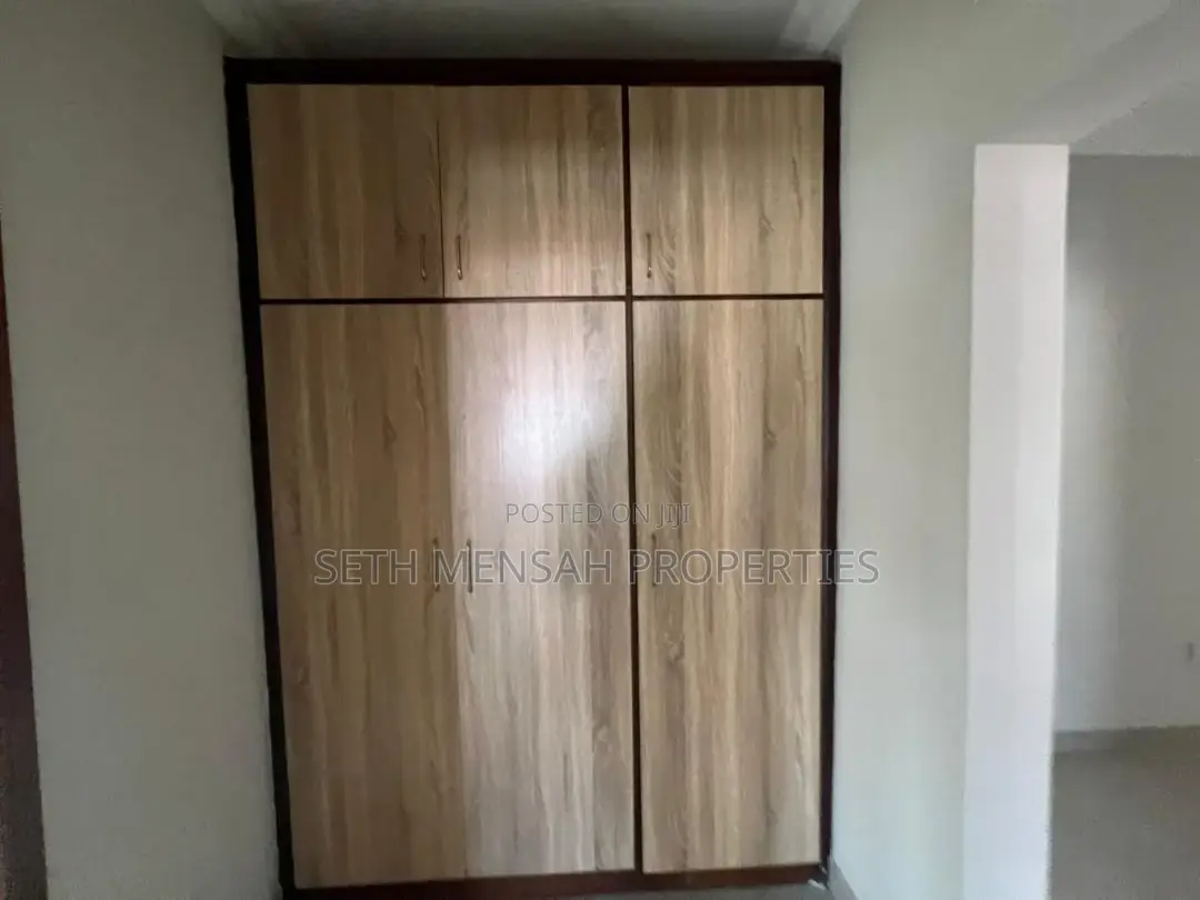 3bdrm Townhouse / Terrace in Skm, Cantonments for rent