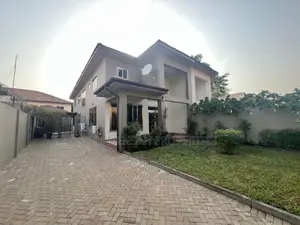 3bdrm Townhouse / Terrace in Skm, Cantonments for rent
