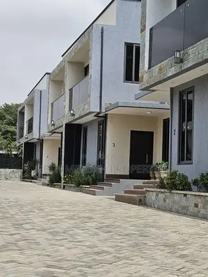 3bdrm Duplex in Skm, Dzorwulu for rent