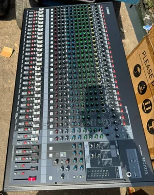 Yamaha Mgp32x 32-Channel Mixer With Effects