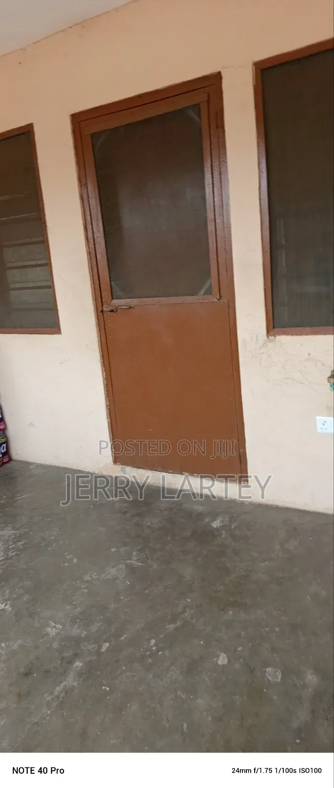 1bdrm Apartment in Dansoman Children for rent