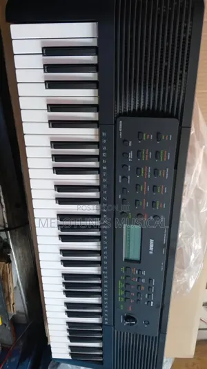 Yamaha PSR-E283 61 Key Portable Keyboard