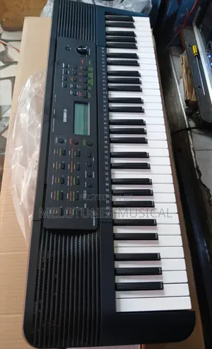 Yamaha PSR-E283 61 Key Portable Keyboard