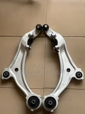 Nisan Quest Lower Arm / Control Arm