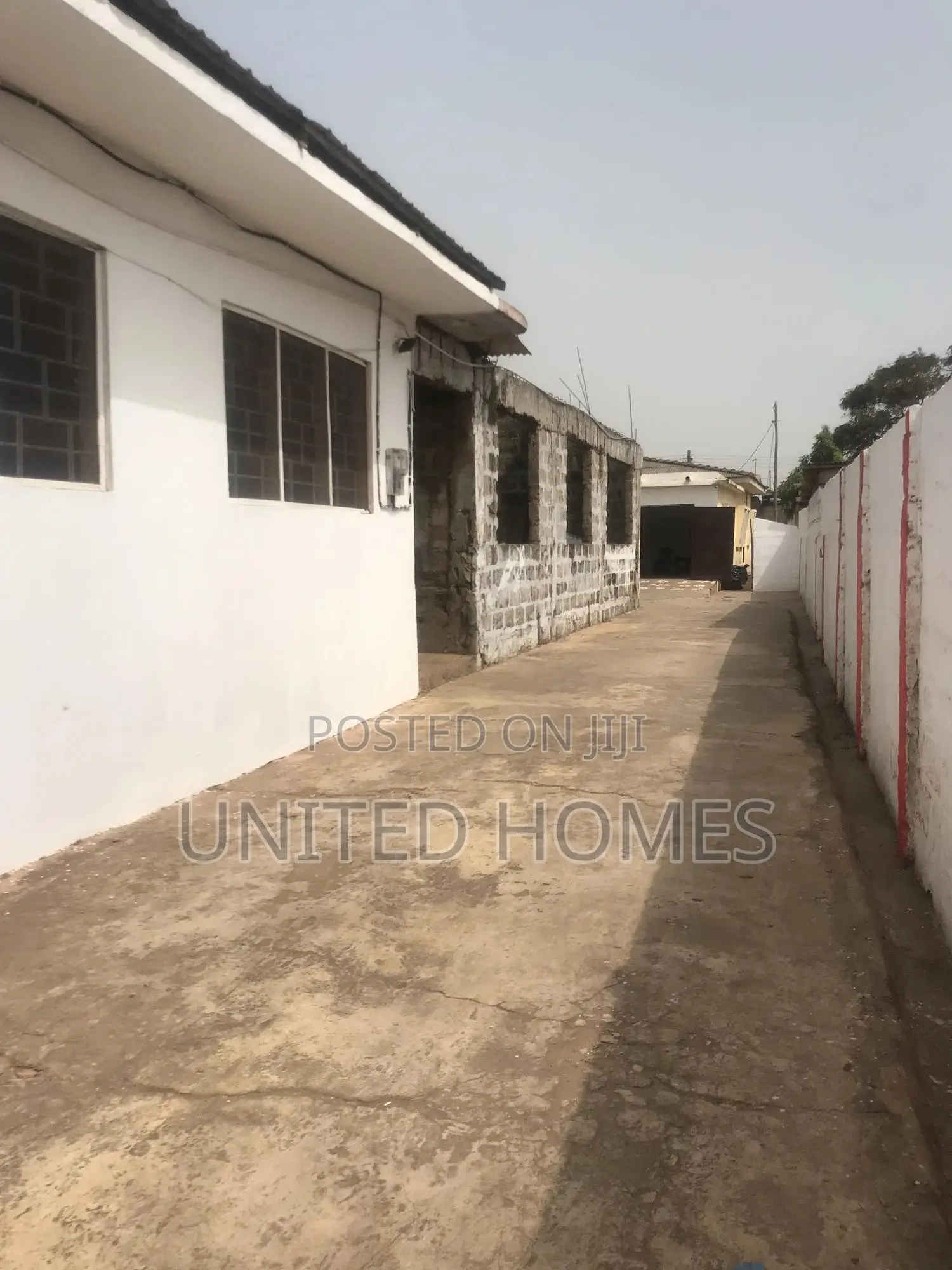 Mamprobi Old House On 2 Plot For Sale