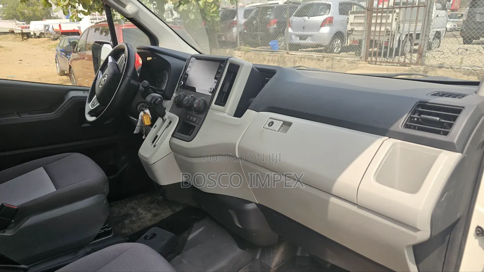 Toyota Grand HiAce 2023 White