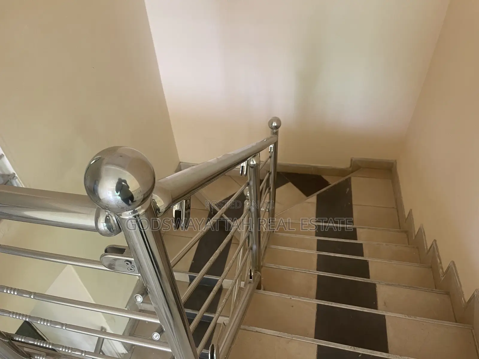 4bdrm House in East Legon, Adjiriganor for rent