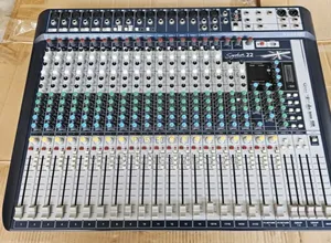 Soundcraft Signature 22 Analog 22-Channel Mixer