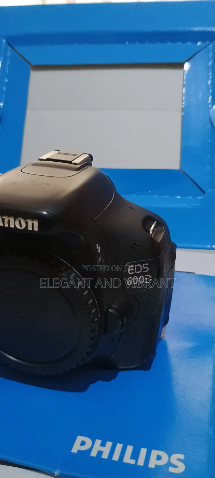Canon 600d With Screen Color Change,Please Read Description