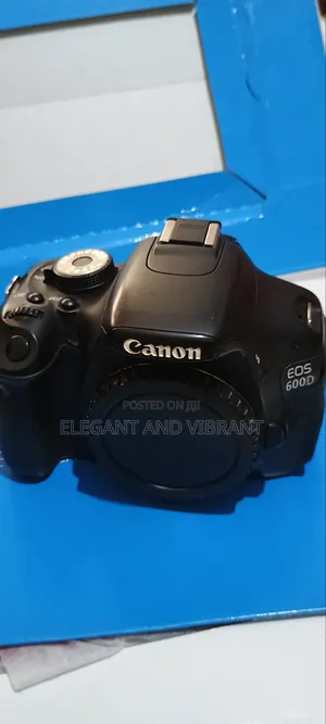 Canon 600d With Screen Color Change,Please Read Description