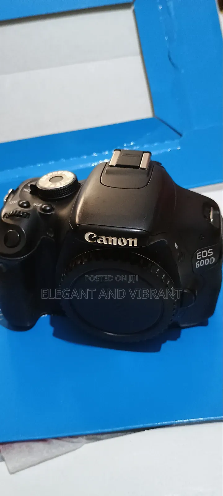 Canon 600d With Screen Color Change,Please Read Description