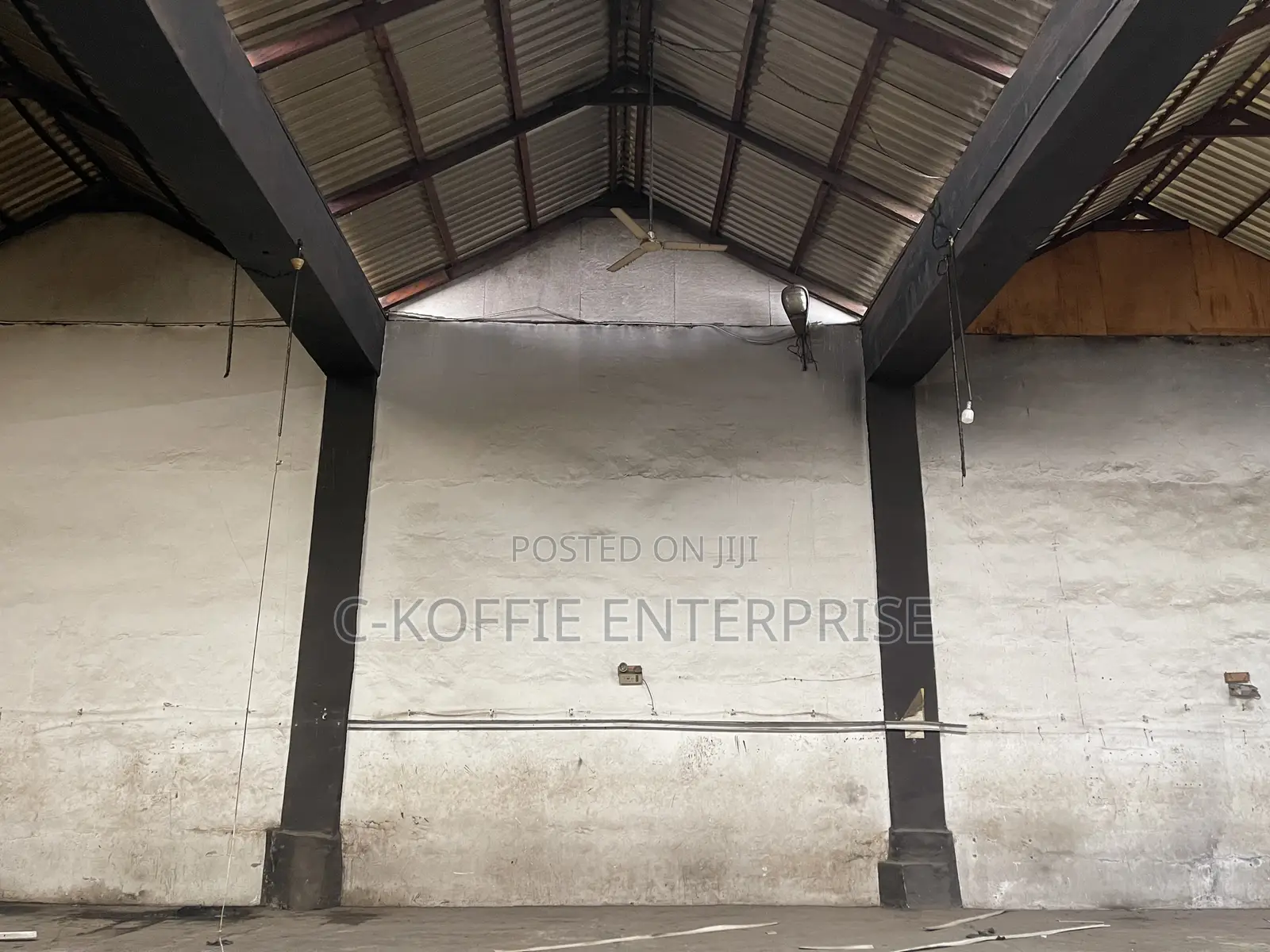 600 SQM Warehouse at Sapeiman for Rent