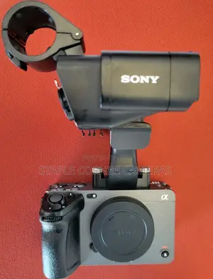 Sony  Alpha Fx3 12mp  Cinema Line Camera Body Xlr Handle 4k