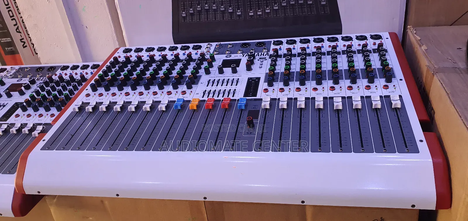 Yamaha Q16 Mixer