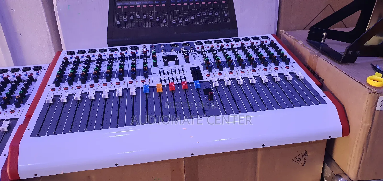 Yamaha Q16 Mixer