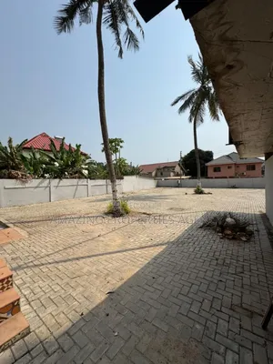 7bdrm House in Office Space Labone, Adjiriganor for rent