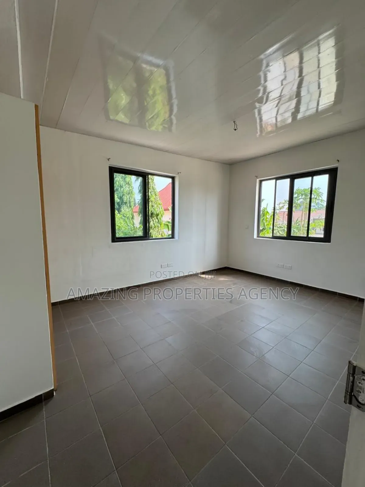 7bdrm House in Office Space Labone, Adjiriganor for rent