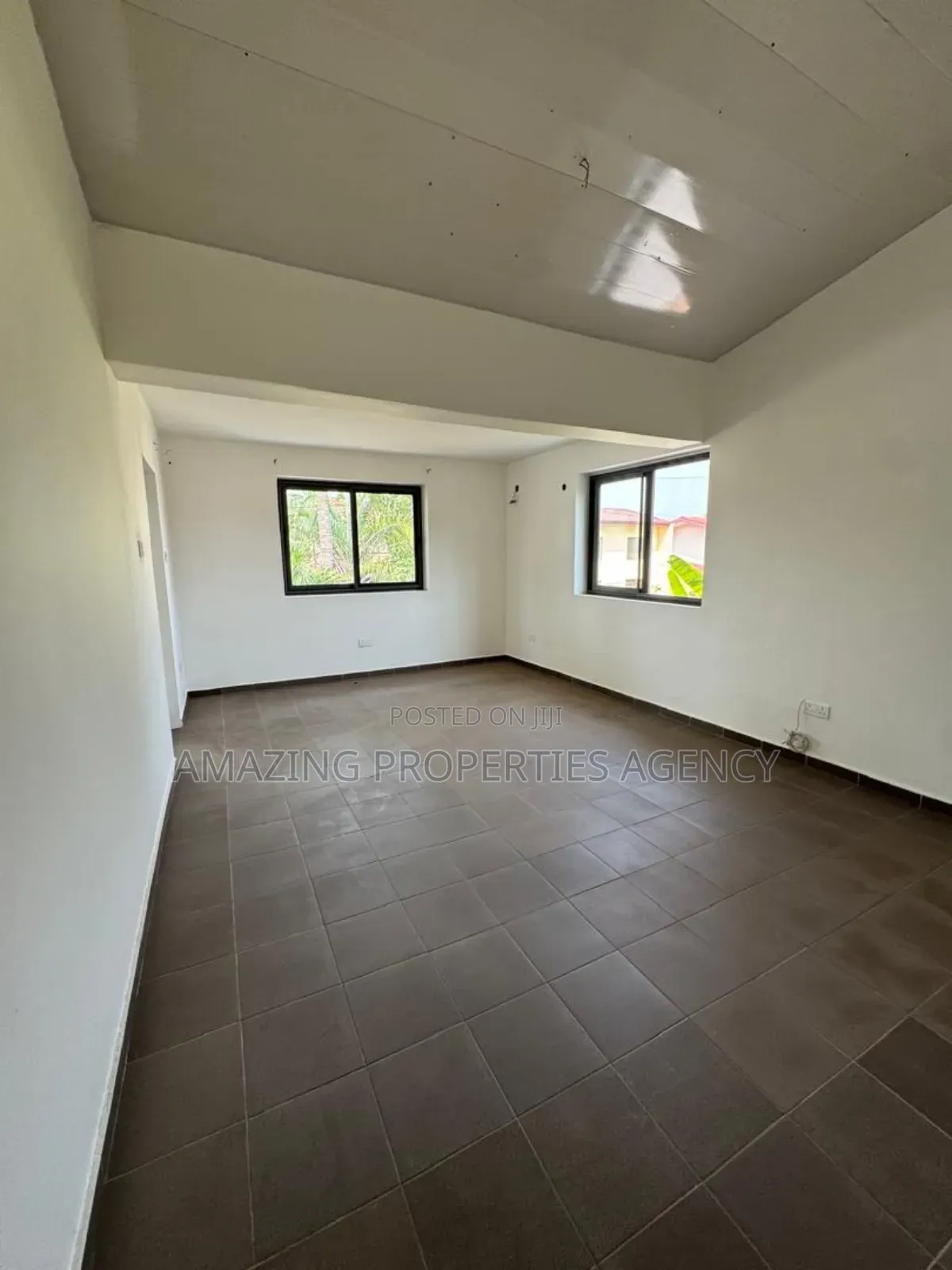 7bdrm House in Office Space Labone, Adjiriganor for rent
