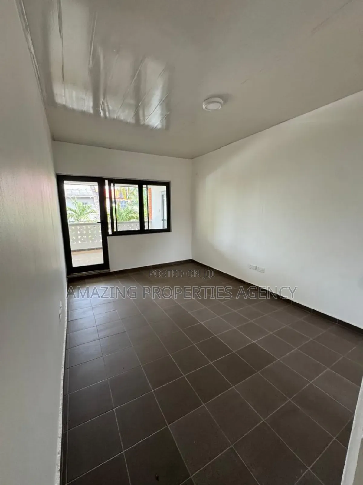 7bdrm House in Office Space Labone, Adjiriganor for rent