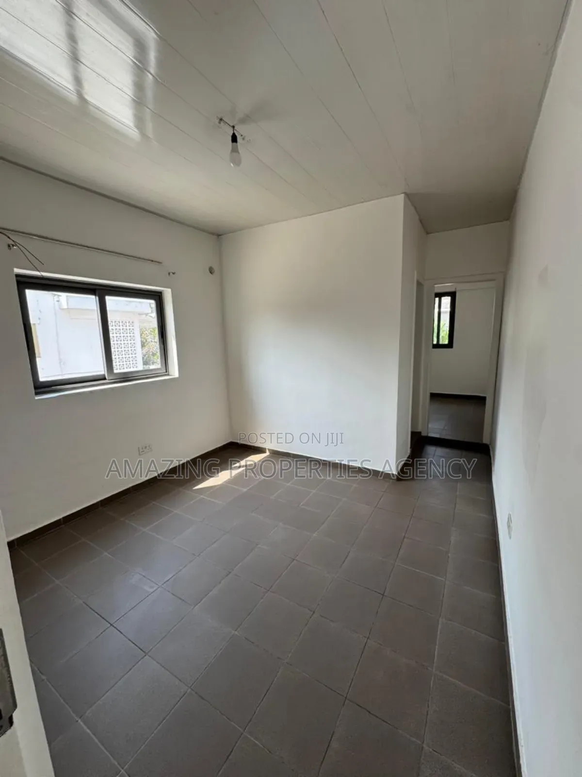 7bdrm House in Office Space Labone, Adjiriganor for rent