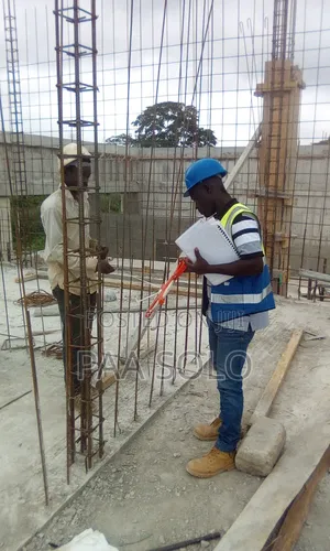 Site Foreman or Chief Mason