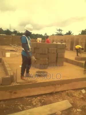 Site Foreman or Chief Mason