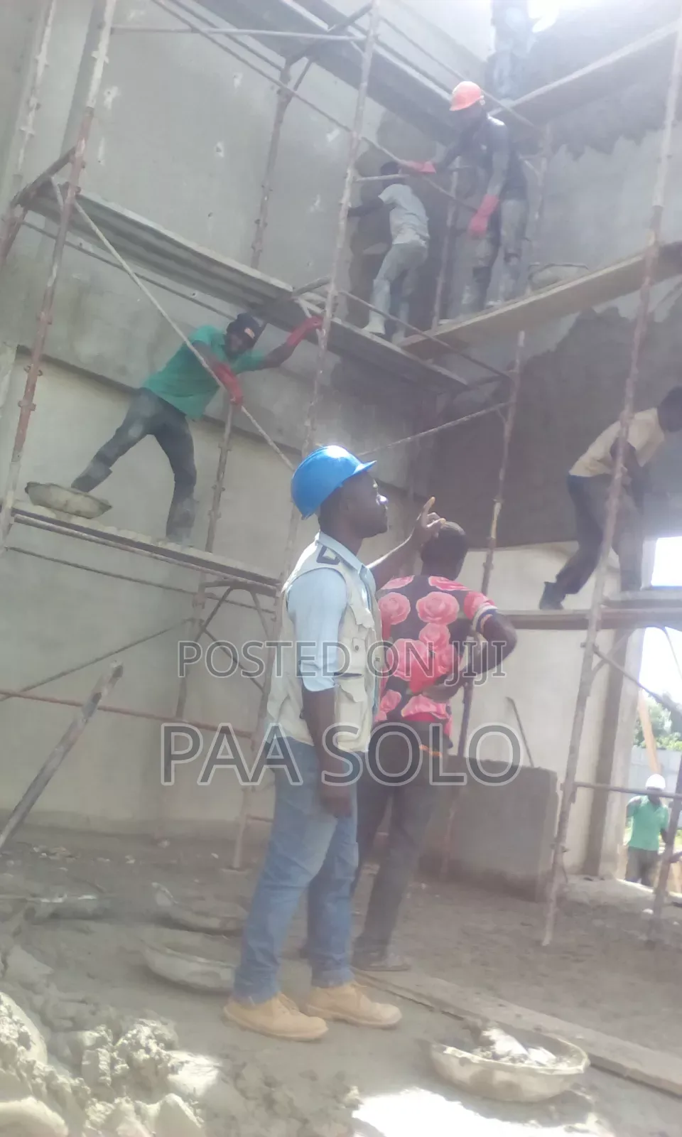 Site Foreman or Chief Mason