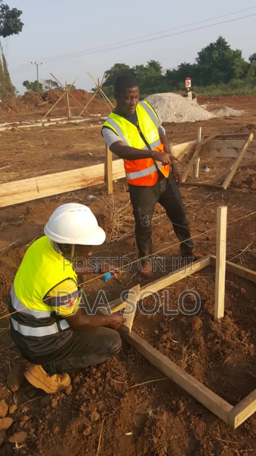 Site Foreman or Chief Mason
