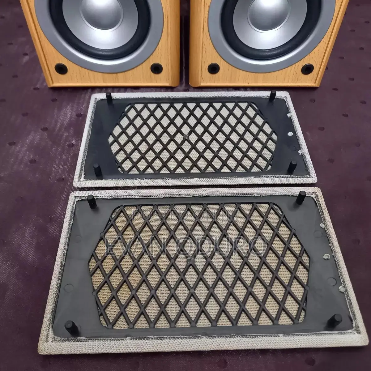 Powerful Jamo Surround Speakers Ur AV or Sound System 8 Ohm