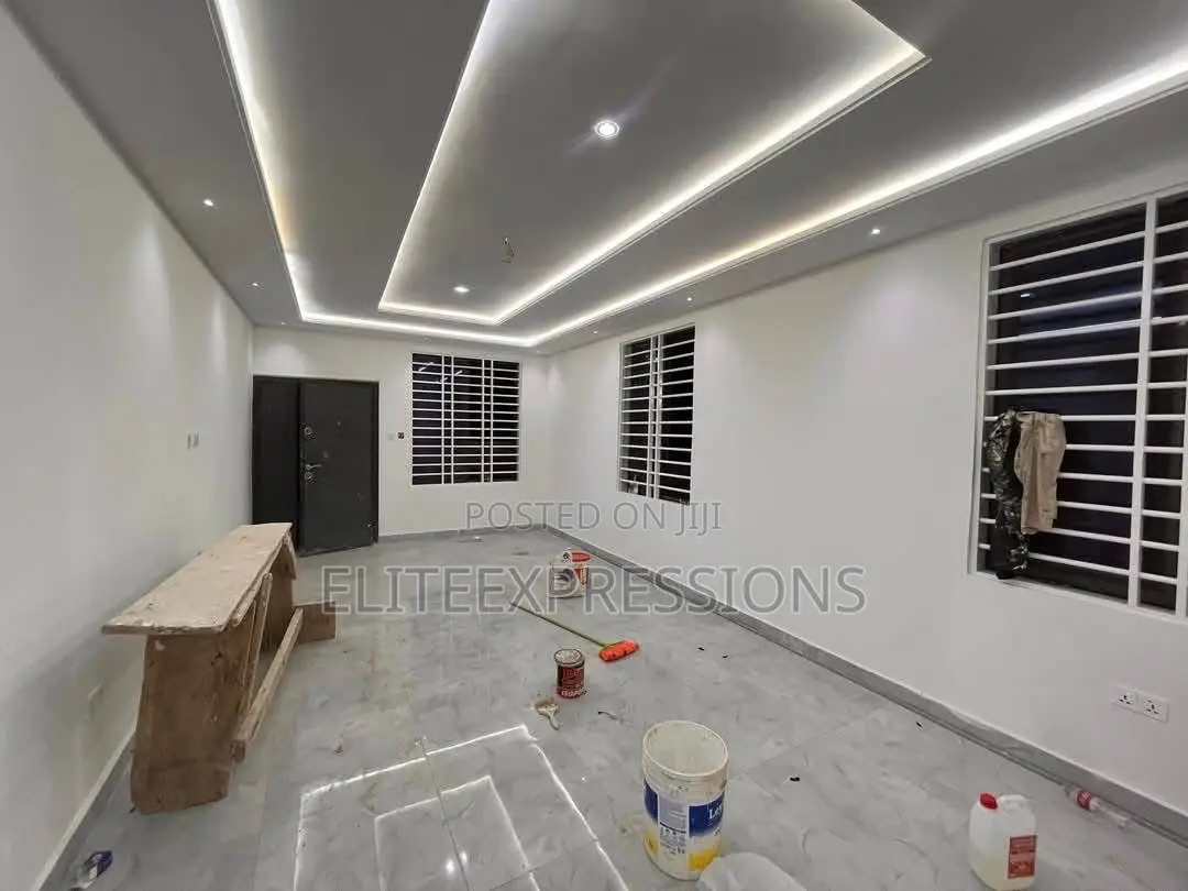 Painter and Wallpaper Services