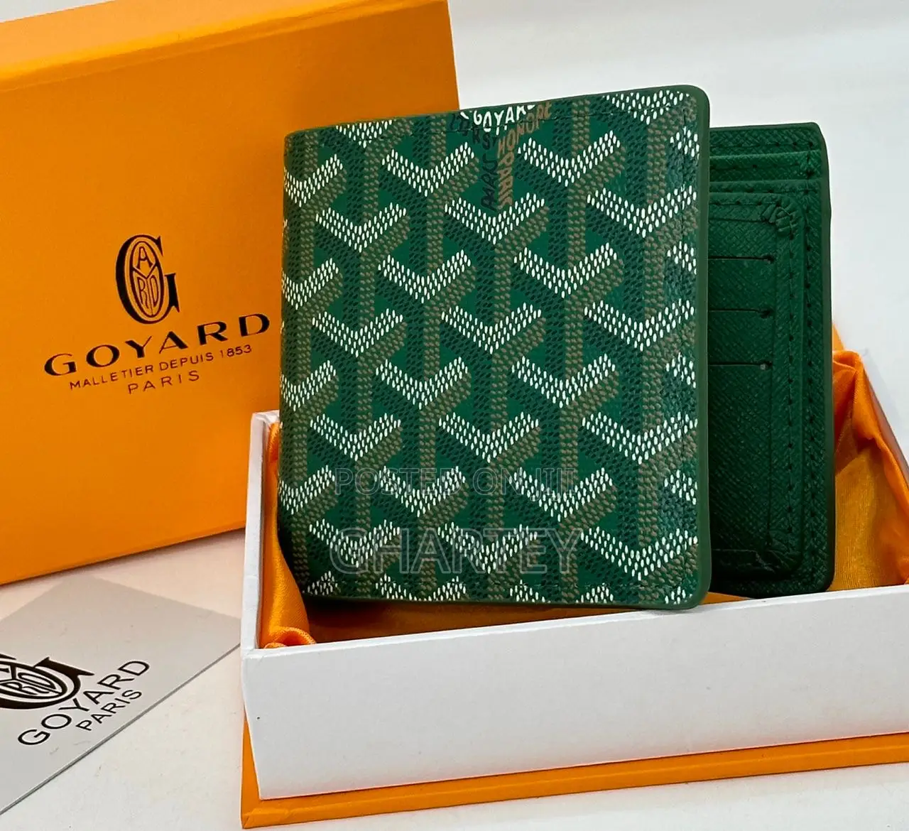 Fashionable Leather Goyard Wallet in Colors Displayed