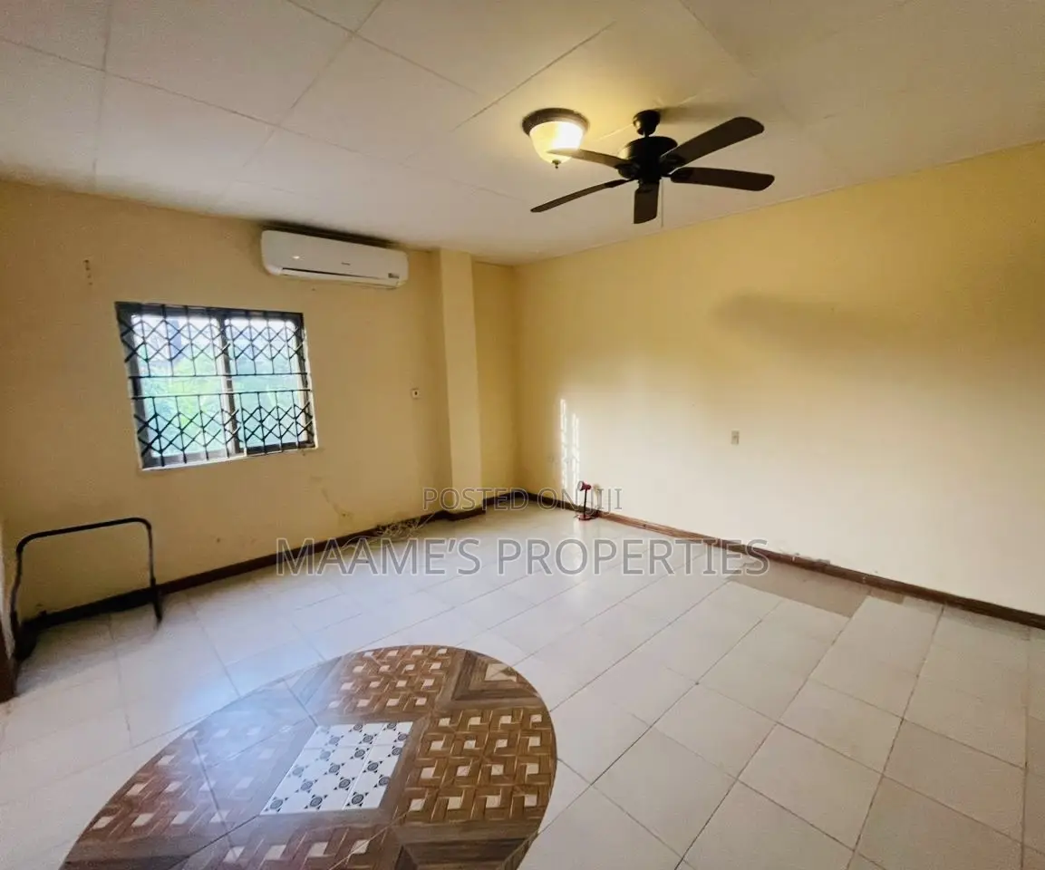 10bdrm Mansion in Pokuase for sale